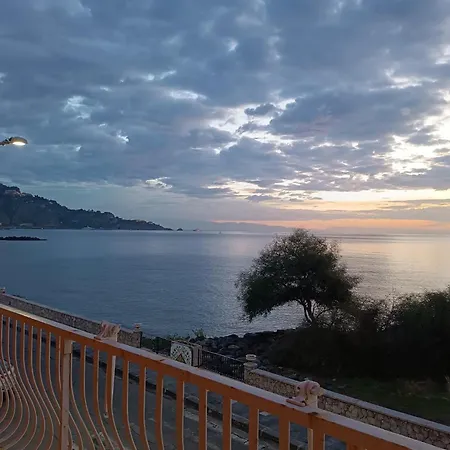 Apartamento Guesthost - Naxos Dream - Sea View On Taormina Giardini Naxos